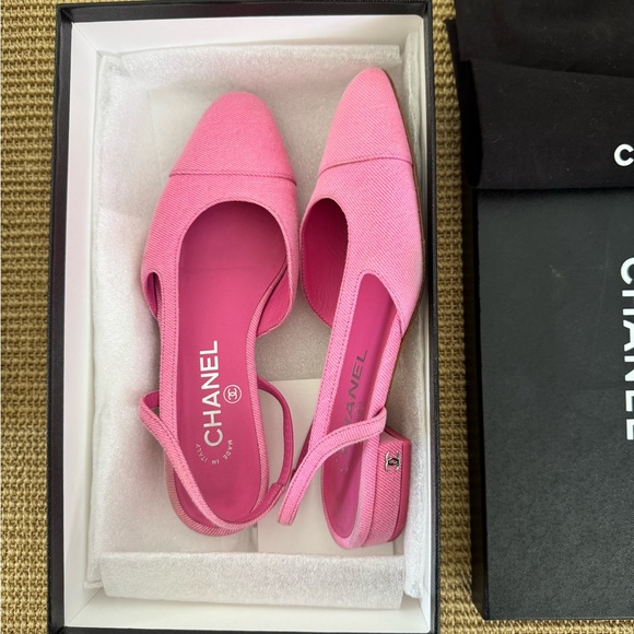 Chanel Pink Flats for Women - Picture 2 of 3